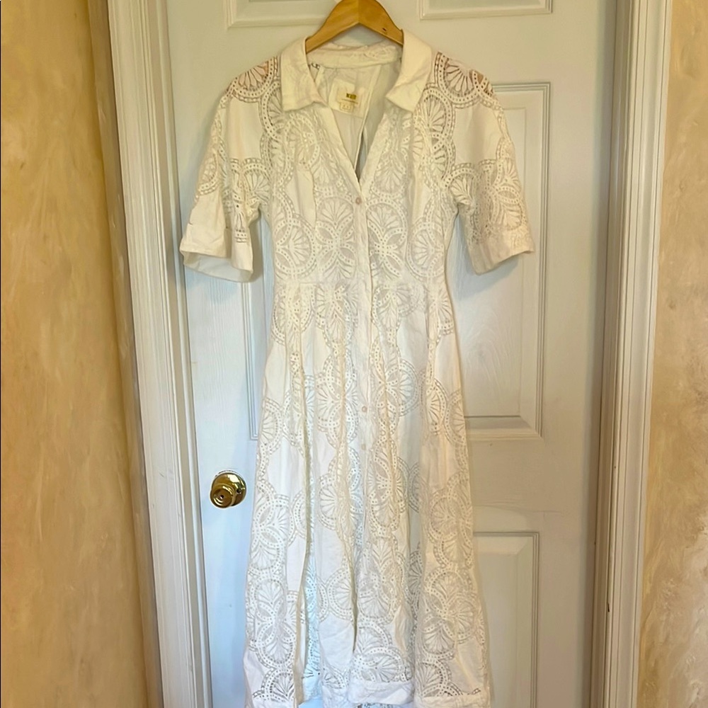 Maeve Elegant White Lace Dress with open back. Size 10